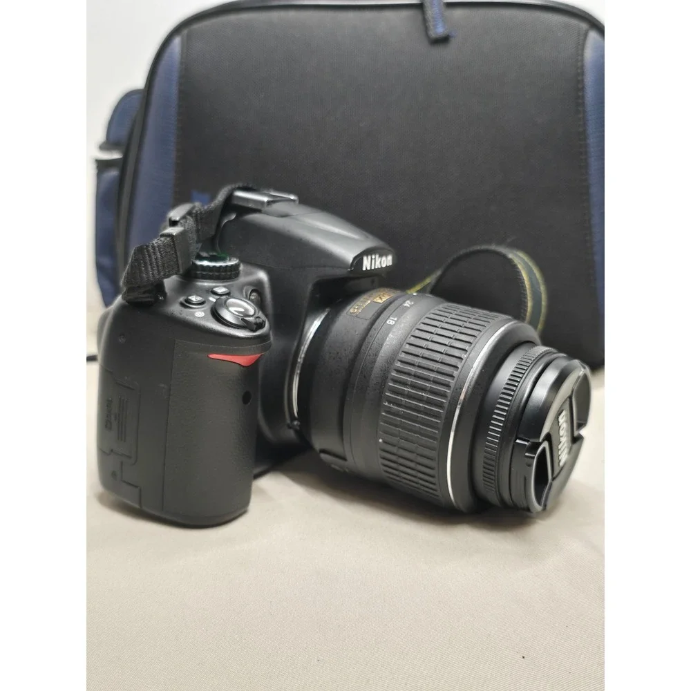 Nikon D5000 12MP DSLR Digital Camera with Nikon 18-55mm & 55-200mm lens Case